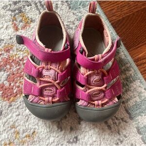 KEEN toddler girl shoe